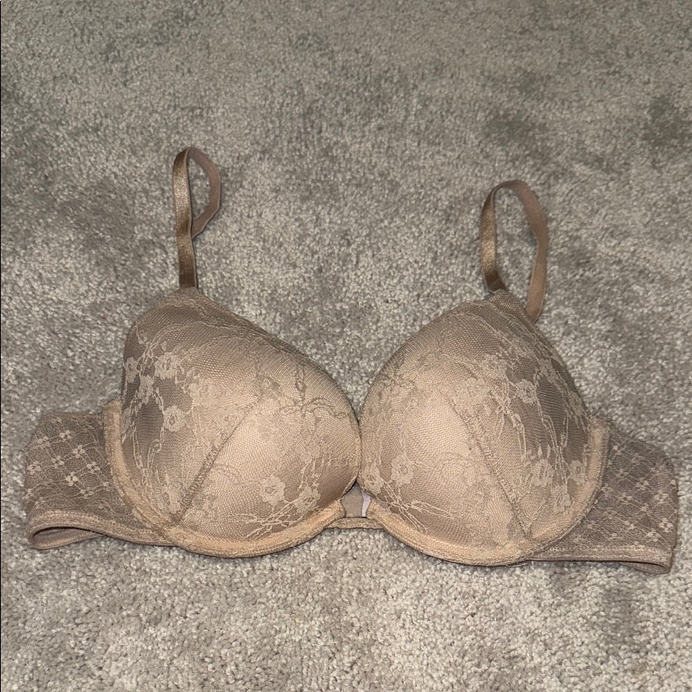 Victoria's Secret Tan Lace Push-Up Bra 36B